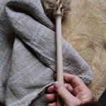 A practical kitchen brush from Redecker, made in Germany with beech wood and natural bristles for thoughtful cleaning. Shop online at Tomolly.