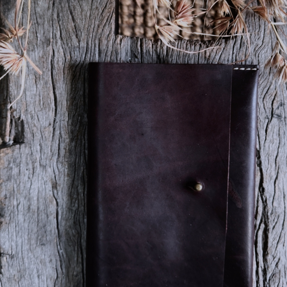 Handmade Leather Pouch - Straight Closure