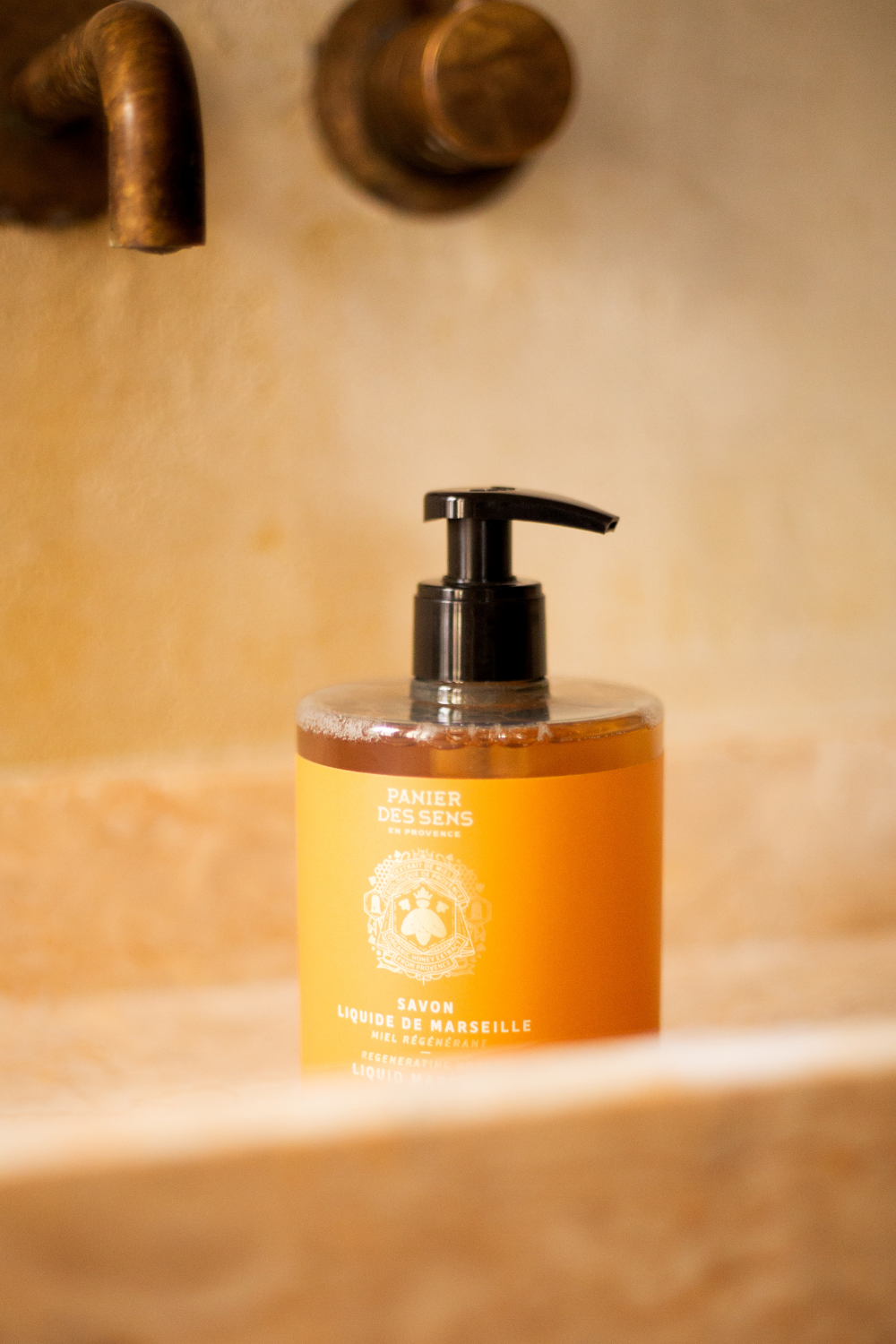 Panier des Sens Honey Marseille Liquid Soap in 500ml pump bottle, made in France with organic honey and propolis.